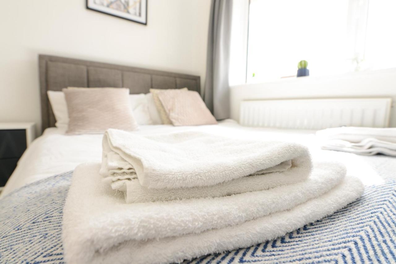Alderton House - Spacious 3 Bed With Parking Νότιγχαμ Εξωτερικό φωτογραφία